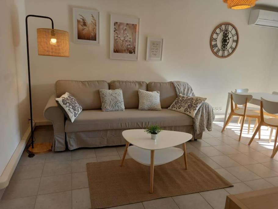 Appartement 8 Personnes En Face Des Remparts Climatise Avec Terrasse Et Parking 아비뇽 외부 사진